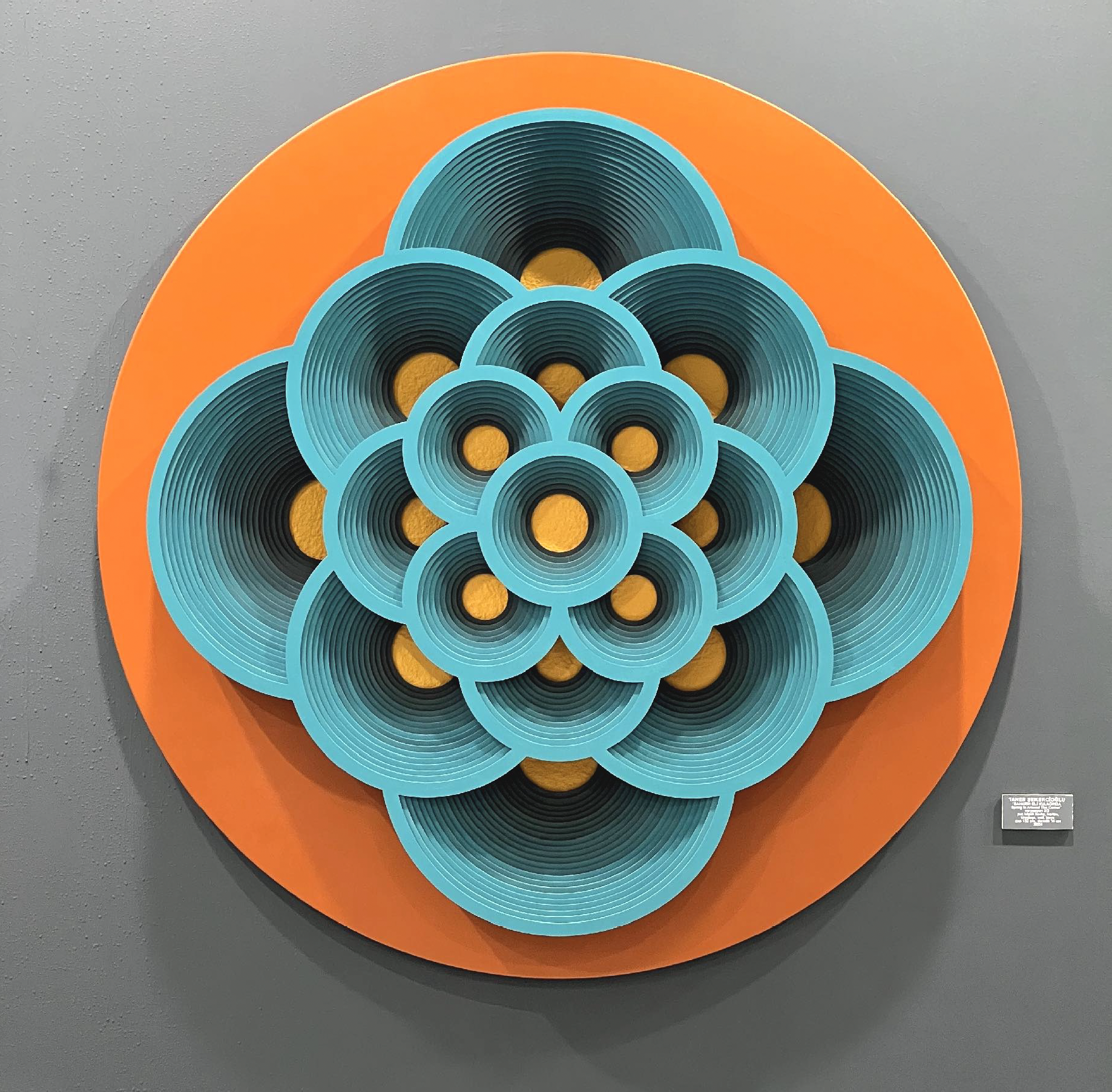 BAHARIN ELİ KULAĞINDA / Varyasyon 2/3 / Karışık Teknik / Çap: 132 cm, Derinlik:14 cm /2024